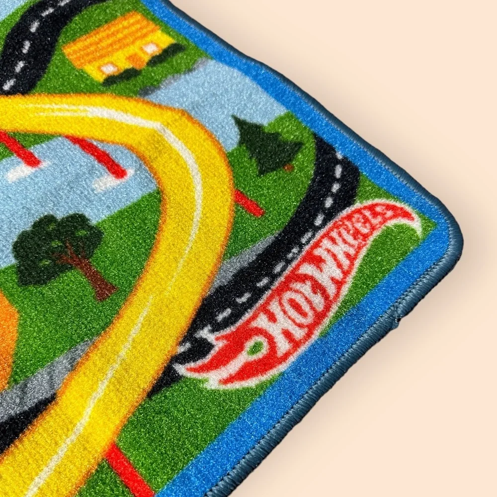 2014 Mattel Hot Wheels Trick Town Toy Race Car Play Mat/Track 39” x 25.5”